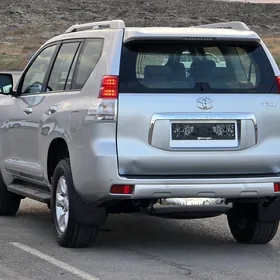 Toyota Land Cruiser Prado 2013