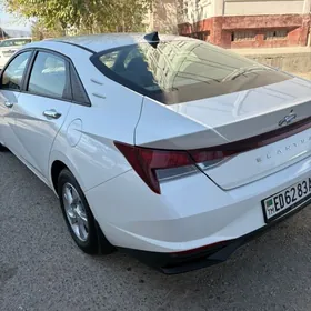 Hyundai Elantra 2021