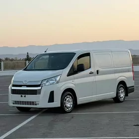 Toyota Hiace 2023