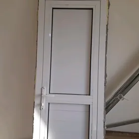 plastika alyumin gapy