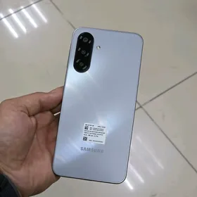 Samsung A17. 8/128. wetnam