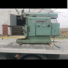 Stanok tocilo strogalnyý tokar