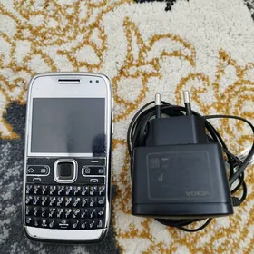 Nokia E72
