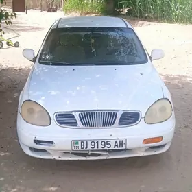 Daewoo Leganza 1998