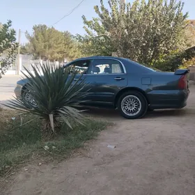 Mitsubishi Diamante 1996