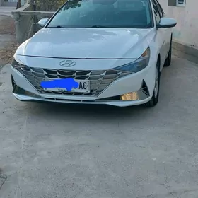 Hyundai Elantra 2022