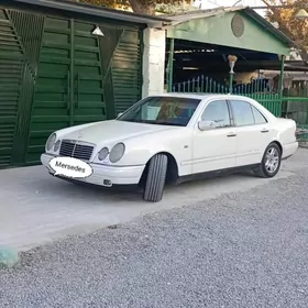 Mercedes-Benz E320 1998