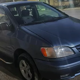 Toyota Sienna 2001