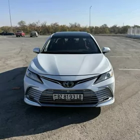 Toyota Camry 2020