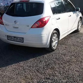 Nissan Versa 2011