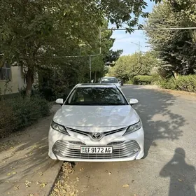 Toyota Camry 2018