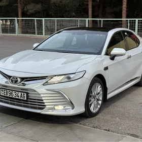 Toyota Camry 2021