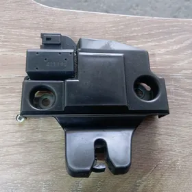 bagaz zamok 18 24 camry