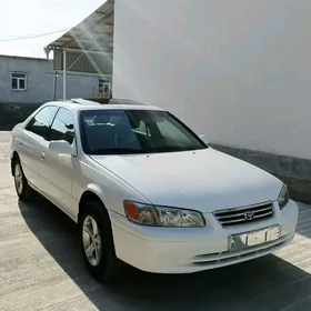 Toyota Camry 2000