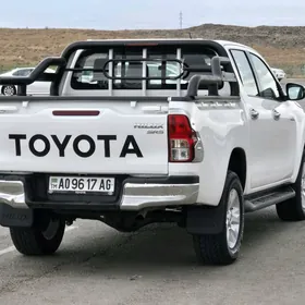 Toyota Hilux 2016