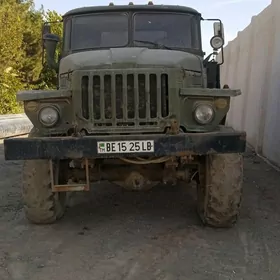Ural 4320 1990