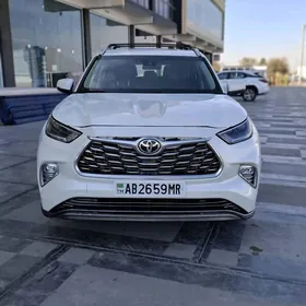 Toyota Highlander 2021
