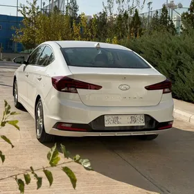 Hyundai Elantra 2020