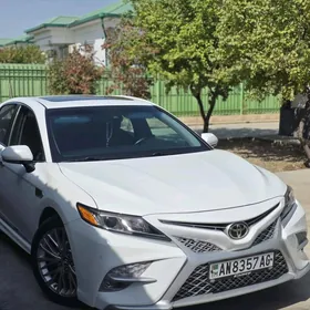 Toyota Camry 2018