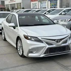 Toyota Camry 2024