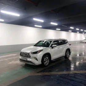 Toyota Highlander 2022