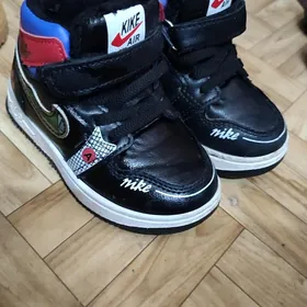 детские ботинки-кроссовки