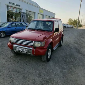 Mitsubishi Pajero 1993