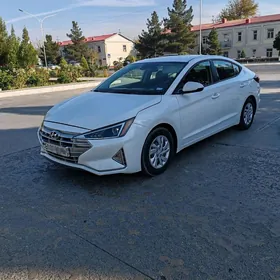 Hyundai Elantra 2020