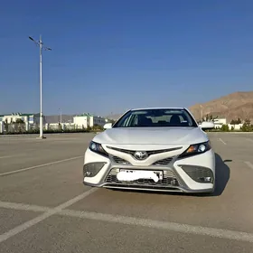 Toyota Camry 2021