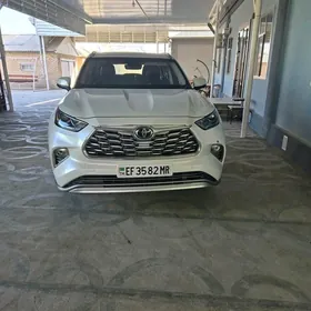 Toyota Highlander 2022