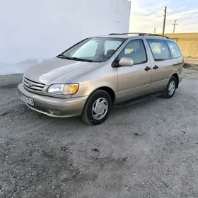 Toyota Sienna 2003