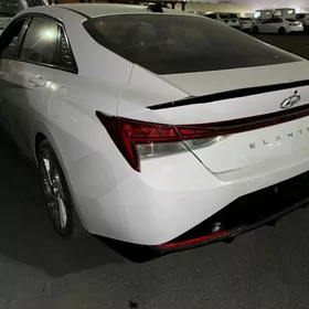 Hyundai Elantra 2023