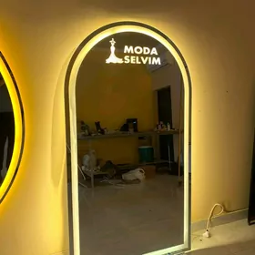 Cyraly at yazgyly ayna