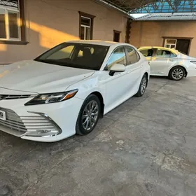 Toyota Camry 2020