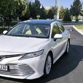Toyota Camry 2019
