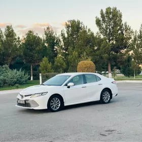 Toyota Camry 2018