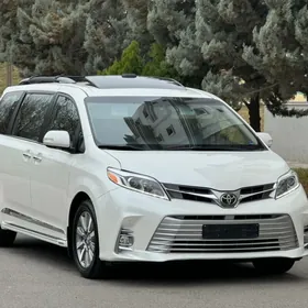 Toyota Sienna 2017