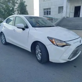 Toyota Yaris 2016