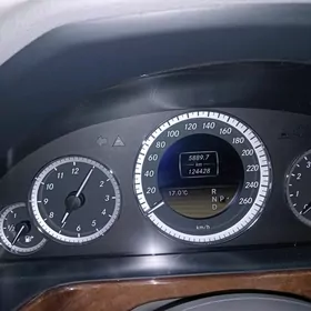 Mercedes-Benz E350 2011