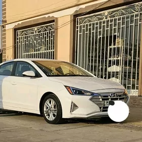 Hyundai Elantra 2020