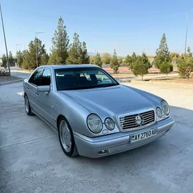 Mercedes-Benz E320 1999