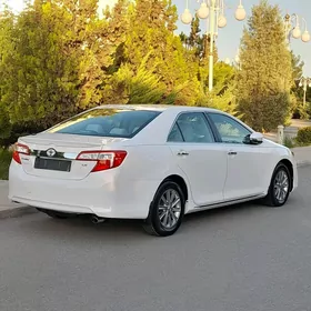 Toyota Camry 2014