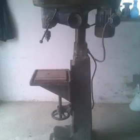 Сверлильный станок