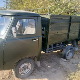 UAZ 452 1988