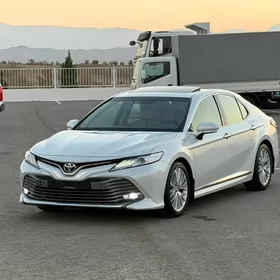 Toyota Camry 2020