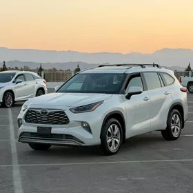 Toyota Highlander 2021