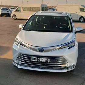 Toyota Sienna 2022