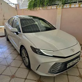 Toyota Camry 2024