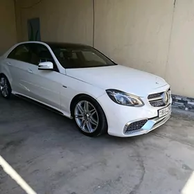 Mercedes-Benz 300E 2010