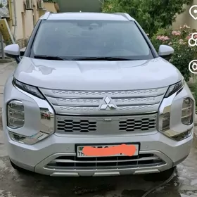 Mitsubishi Outlander 2024